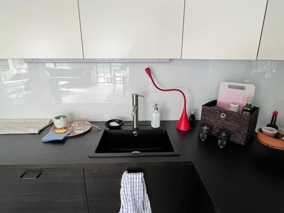 Kazanlak Large Guest House Apartment Near The Center With Full Kitchen & Dining Room, King Beds, Garden Patio, Free Parking & Self Check-In المظهر الخارجي الصورة