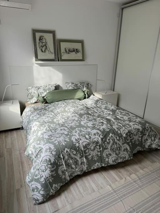 Kazanlak Large Guest House Apartment Near The Center With Full Kitchen & Dining Room, King Beds, Garden Patio, Free Parking & Self Check-In المظهر الخارجي الصورة