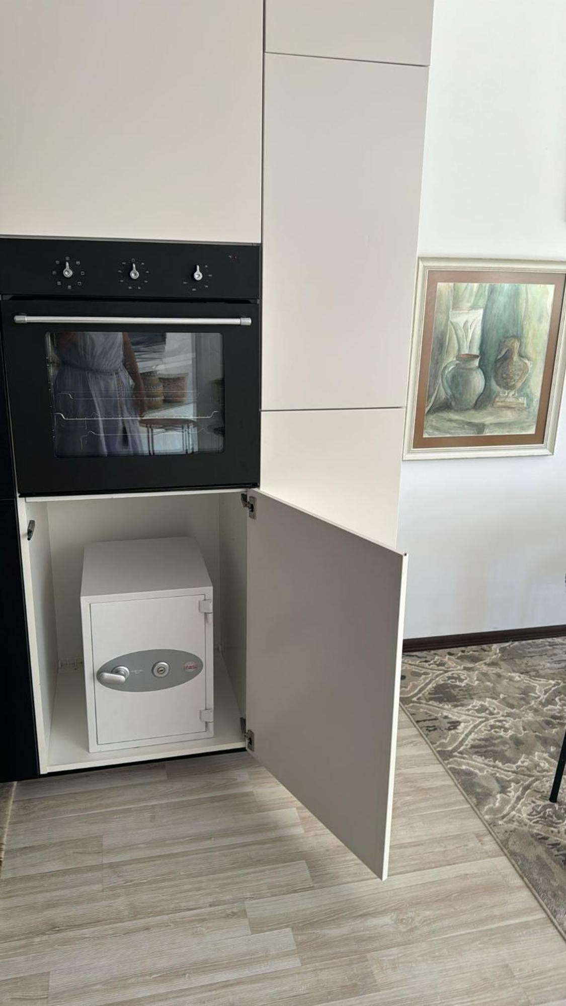 Kazanlak Large Guest House Apartment Near The Center With Full Kitchen & Dining Room, King Beds, Garden Patio, Free Parking & Self Check-In المظهر الخارجي الصورة