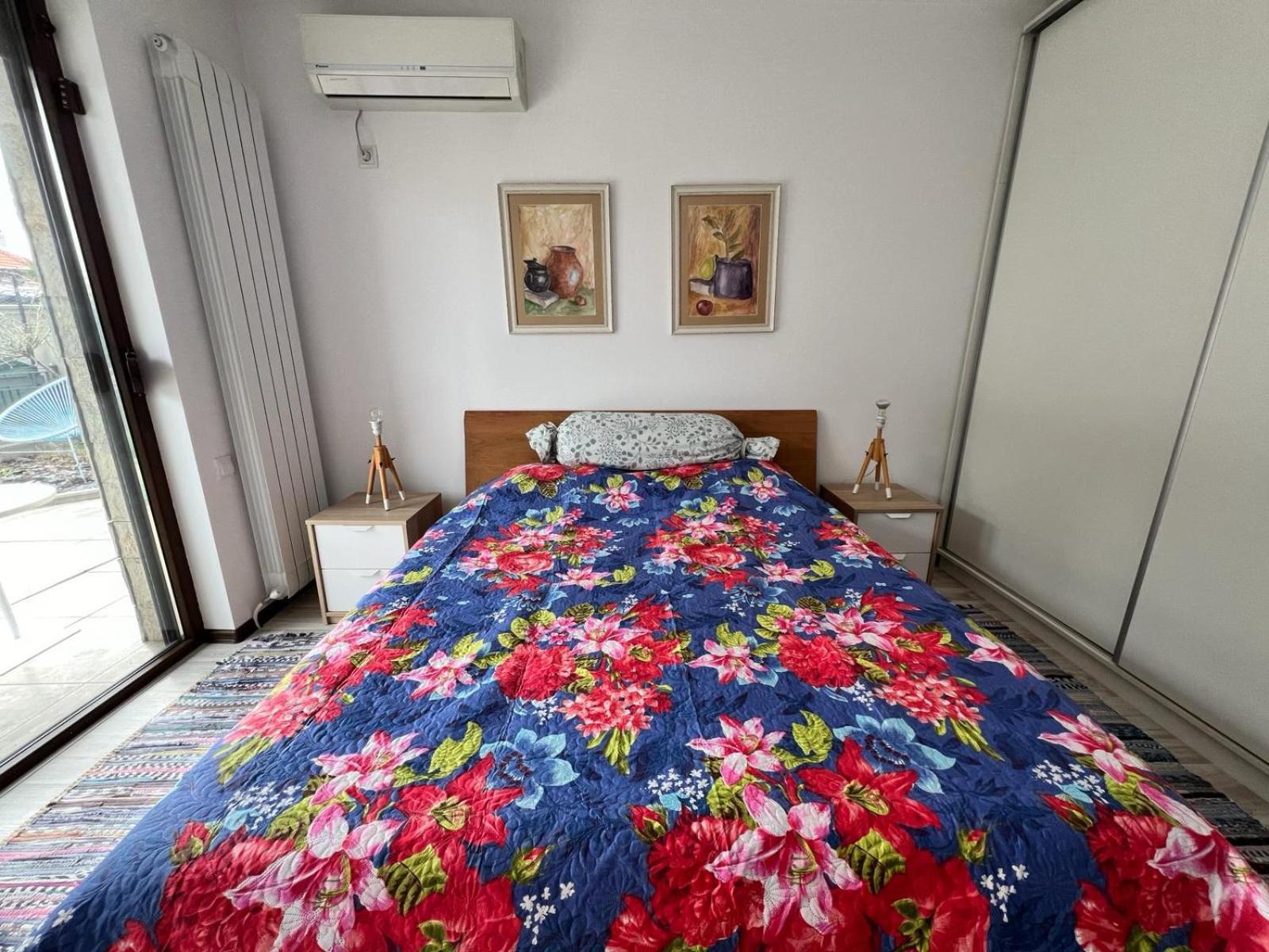 Kazanlak Large Guest House Apartment Near The Center With Full Kitchen & Dining Room, King Beds, Garden Patio, Free Parking & Self Check-In المظهر الخارجي الصورة